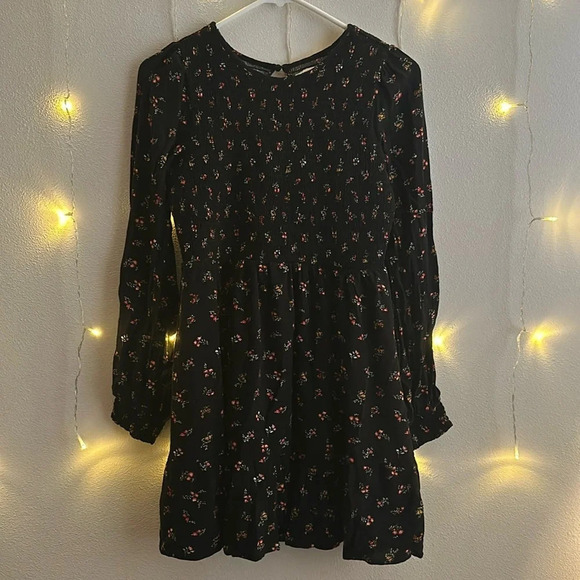 American Eagle Outfitters Dresses & Skirts - American Eagle Smocked Ditsy Floral Long Sleeve Dress​​